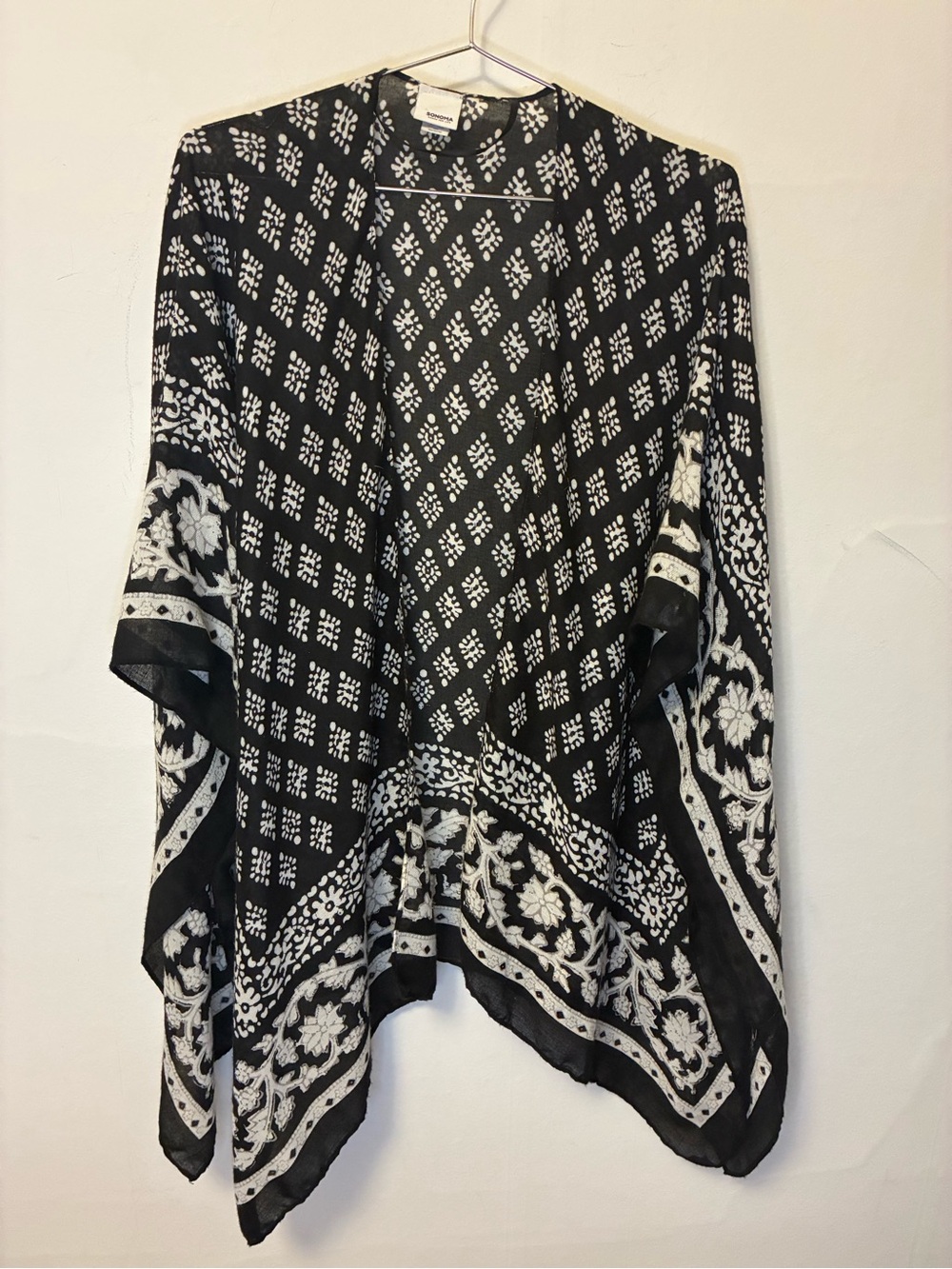 Black & White Patterned Lightweight Women's Ruana Poncho